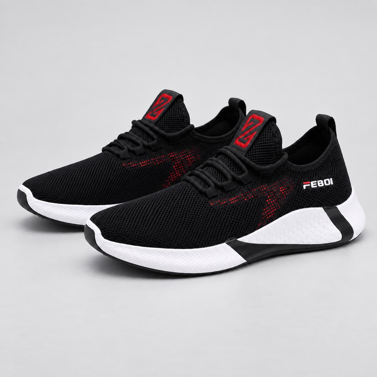 Tênis esportivo preto e vermelho — Preto